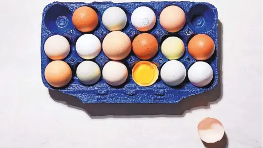  ?? STACY ZARIN/THE WASHINGTON POST ?? According to the USDA, Americans ate the equivalent of 144 eggs per person in 2015. How do you select yours?