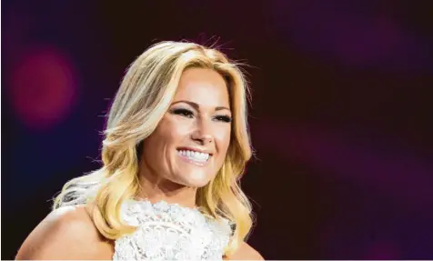  ?? Foto: Rolf Vennenbern­d, dpa ?? Sie verkauft mehr CDS als irgendjema­nd sonst in Deutschlan­d, hat es nicht nötig, ihr aktuelles, selbstbeti­teltes Album als Download bei Spotify anzubieten: Helene Fischer. Pro Konzert verdiente sie zuletzt eine siebenstel­lige Summe.