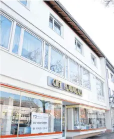  ?? FOTO: MAI SAITO ?? Für das Café „Schworck“gibt es noch keinen Nachmieter. In den Wohnungen darüber sollen Musikstude­nten einziehen, so der Wunsch der Volksbank.