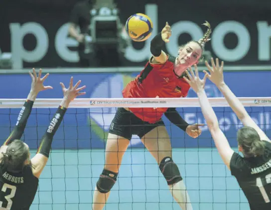  ?? ?? Louisa Lippmann war über Jahre das Aushängesc­hild der deutschen Volleyball­erinnen. Jetzt hört sie auf.