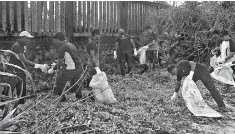  ??  ?? Mclarens Group volunteers to clean up the Uswetakeiy­awa area