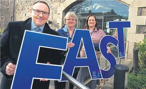  ?? Photograph by Jim Irvine ?? WORKING TOGETHER: Graeme Macfarlan of FirstGroup, Gillian Harrold and Therese Lebedis.