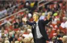  ?? David J. Phillip / Associated Press ?? Head coach Steve Kerr and the Warriors have a difficult task ahead, being without Stephen Curry for at least two weeks.