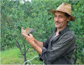  ??  ?? Son « virus », Gilles Lautussier l’a attrapé tout jeune, en courant la campagne des Alpilles, puis au cours de billebaude­s dominicale­s – il a aujourd’hui raccroché le fusil.