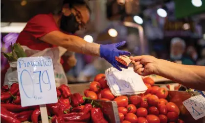  ?? ?? Spain and Italy enjoyed a 0.5% rise in GDP, with France rising by 0.2%, but Germany recorded no growth at all. Photograph: Manu Fernández/AP