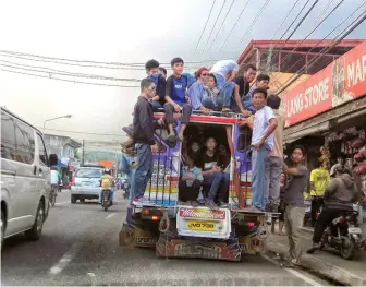  ??  ?? Bago na ang gobyerno..bago na ang pangulo..ganito pa rin sa Zamboanga! (Mindanao Examiner Photo)