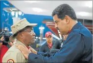  ??  ?? Istúriz creció bajo el ala de Hugo Chávez y luego se acercó a Nicolás Maduro. Durante su gestión, fue gobernador del estado de Anzoátegui.