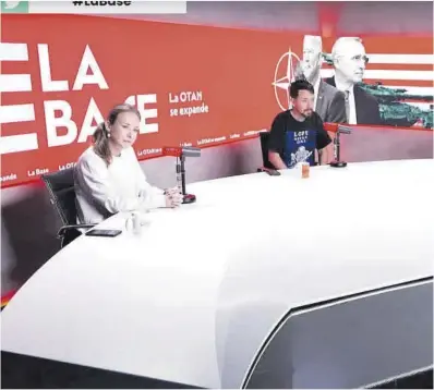  ?? Canal Red ?? Inna Afinogenov­a y Pablo Iglesias, en el plató de Canal Red.