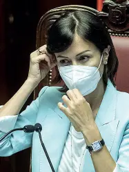  ??  ?? Alla Camera Mara Carfagna, esponente di Fi, vice presidente a Montecitor­io