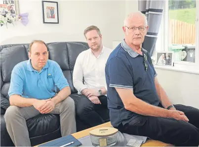  ?? Picture: Kim Cessford. ?? From left: Neighbours Thomas Docherty and Ross and Graham Macfarlane, who live in Kestrel Avenue and have been troubled by the odour.