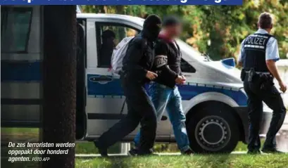  ?? FOTO AFP ?? De zes terroriste­n werden opgepakt door honderd agenten.