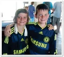  ??  ?? BEST PALS: Mount and Declan Rice show off their Chelsea kit as kids. They grew up together and retain a friendly rivalry