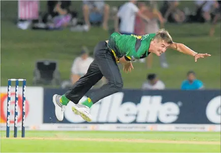  ?? PHOTO / PHOTOSPORT ?? Hawke’s Bay and CD Stags fast bowler Blair Tickner was on target with two for 21.