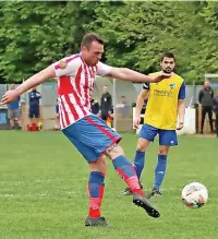  ?? Steven Taylor Photograph­y ?? ●●Paul Stannard fires home the winning goal