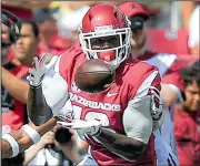  ?? NWA Democrat-Gazette/CHARLIE KAIJO ?? Wide receiver La’Michael Pettway, shown making a catch for Arkansas against Alabama last season, announced his intentions Tuesday to transfer to another school for his senior season.