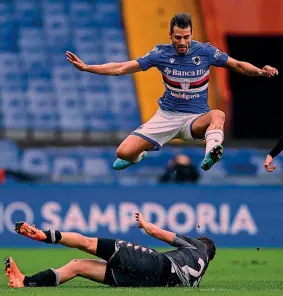  ?? GETTY IMAGES ?? Energia Antonio Candreva
35 anni, in azione con la maglia della Sampdoria nella sfida contro l’Empoli