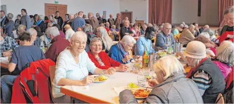  ?? FOTO: MAIKE WOYDT ?? Rund 120 Besucher kamen zur ersten Vesperkirc­he.