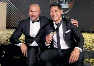  ?? GETTY IMAGES ?? Proud father Johnny with Roger Tuivasa-Sheck at the Dally M awards.