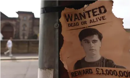  ?? ?? A spoof ‘wanted’ sign outside Wandsworth prison. Daniel Khalife’s is not the first audacious escape from the jail. Photograph: Neil Hall/ EPA