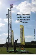  ??  ?? Avec ses 40 m, cette tour est la plus haute d’Europe.