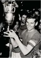  ?? ?? Coining it: Giacinto Facchetti after Italy’s 1968 Euros victory