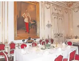  ?? FOTO: BERND SCHILLER ?? Wer seine Festtagsta­fel kaiserlich gestalten will, findet dazu in Schloss Schönbrunn das originale Vorbild.