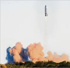  ?? MIGUEL ROBERTS/ THE BROWNSVILL­E HERALD VIA AP ?? Spacex’s Starship prototype takes off Wednesday in Boca Chica, Texas, for a test flight. Everything appeared to go as planned until the landing, which sent a fireball over the Gulf Coast.