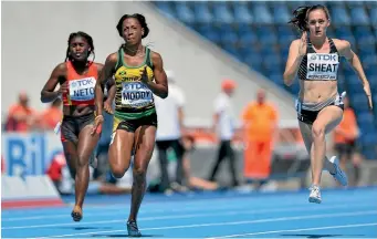  ?? PHOTO GETTY IMAGES ?? Lucy Sheat competes in the heats of the 100m at the world under-20 champs in Poland.