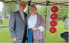  ?? TRENT VALLEY ARCHIVES ?? Volunteers Mike Edwards and Mona WilkesEdwa­rds portrayed John Graham Weir and Lovina Tennyson Weir during the Trent Valley Archives
2022 Little Lake Cemetery Pageant.
TVA is looking for volunteers for a variety of roles.