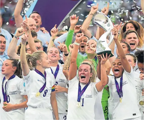  ?? ?? England’s Women will be hoping to repeat the sort of scenes we saw at the end of the Euros in the summer