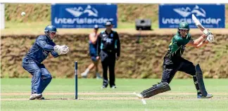  ?? PHOTO: SIMON O’CONNOR/STUFF ?? Central Stags’ Tom Bruce scored 56 against Auckland before being caught off the bowling of Tarun Nethula.