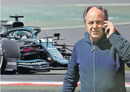  ?? ?? Österreich­s zehnfacher GPSieger Gerhard Berger freut sich auf das Duell Lewis Hamilton gegen Max Verstappen.