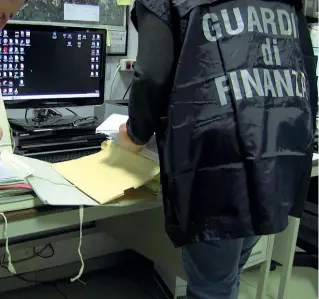  ??  ?? Indagine
Della Guardia di Finanza che è arrivata anche a Brescia oltre che a Milano e, ovviamente, in Puglia