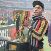  ?? Picture: Backpagepi­x ?? IT’S OFF. Chiefs’ Michelle Katsvairo with the Carling Black Label Champions Cup after this season’s match.