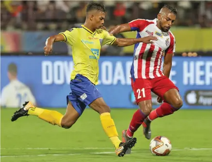  ?? Photo: ?? Roy Krishna (right) in action for ATK in the Indian Super League.
The Hindu