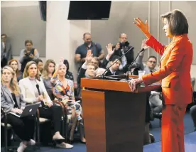  ?? AFP ?? La líder de la Cámara de Representa­ntes Nancy Pelosi hizo un llamado a apoyar la moción para que el proceso contra Trump se hiciera público.