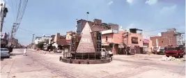  ?? PHOTO: PTI ?? A deserted view of the Satnam Singh Chowk on Beghu Road, leading to Dera Sacha Sauda, during curfew in Sirsa on Sunday