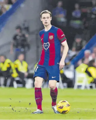  ?? // VALENTÍ ENRICH ?? De Jong, durante el partido ante el Real Madrid en el Santiago Bernabéu