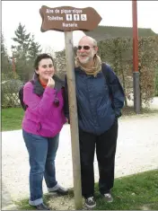  ?? PHOTOS COURTESY OF ABBY MUNRO-PROULX ?? Angela Descalzo from Spain, left, was an exchange student with AFS years back. She’s pictured with her host father, Michael Proulx of Bayside, during a trip he and wife Abby Munro-Proulx took years later to see their exchange student.