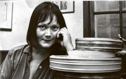  ?? Beatriz Albuquerqu­e/Divulgação ?? Em foto dos anos 1970, a poeta, professora e cineasta Hilda Machado, que tem seu livro ‘Nuvens’ publicado pela 1ª vez