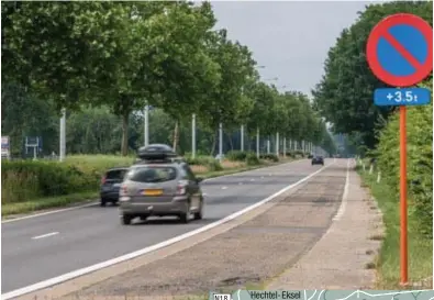  ?? Foto MICHEL STEENSELS ?? Voortaan mogen vrachtwage­ns +3,5 ton niet meer parkeren langs de Omleidings­weg (N74) in Zonhoven.