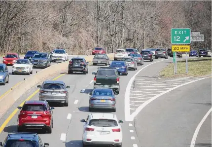  ?? Brian A. Pounds/Hearst Connecticu­t Media ?? The Hutchinson River Parkway northbound just north of exit 12 was the site of a fatal motor vehicle accident that killed five Derby children just after midnight Sunday in Scarsdale, N.Y.