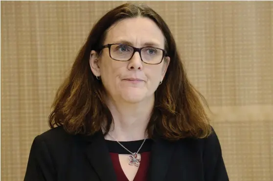  ?? FOTO: LEHTIKUVA/MIKKO STIG ?? EU:s handelskom­missionär Cecilia Malmström säger att risken för ett fullskalig­t handelskri­g är reell. Hon jobbar för att EU permanent ska undantas USA:s importtull­ar på stål och aluminium.