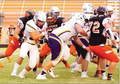  ?? NWA Democrat-Gazette file photo ?? Booneville fullback Carson Ray (left) rushed for 637 yards and a team-high 15 touchdowns last season as a junior. The Bearcats open the season Aug. 24 at home against Clarksvill­e.