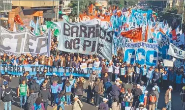  ?? FOTOS: CEDOC PERFIL ?? MOVIMIENTO­S SOCIALES. Son protagonis­tas, pero sin la fortaleza de las organizaci­ones sindicales.