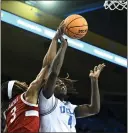  ?? DAVID CRANE — STAFF PHOTOGRAPH­ER ?? UCLA’S Will Mcclendon, right, says the Bruins are starting to gain confidence as the season progresses: “We see the light.”