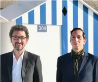  ??  ?? Cinéphiles. David et Stéphane Foenkinos, auteurs et réalisateu­rs des « Fantasmes », lors du 35e Festival de Cabourg, en juin.
