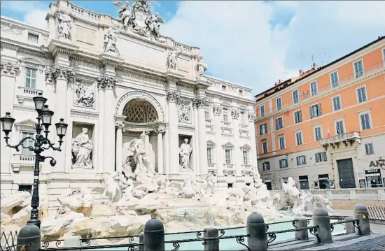  ?? ARCHIVO ?? El coronaviru­s ha acabado con una de las imágenes más típicament­e romanas: la Fontana di Trevi abarrotada de visitantes