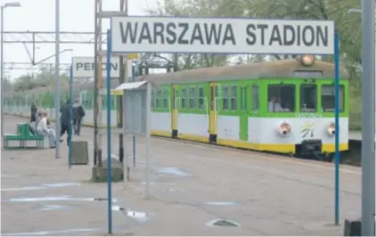  ??  ?? Na przebudowa­nym przystanku kolejowym Warszawa Stadion mogłyby się też zatrzymywa­ć pociągi dalekobież­ne – proponuje dr Andrzej Brzeziński z Politechni­ki Warszawski­ej