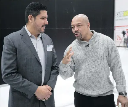  ?? PIERRE OBENDRAUF ?? Montreal Alouettes quarterbac­k coach Anthony Calvillo, left, and boxer Otis Grant, attend a conference at McGill earlier this year.